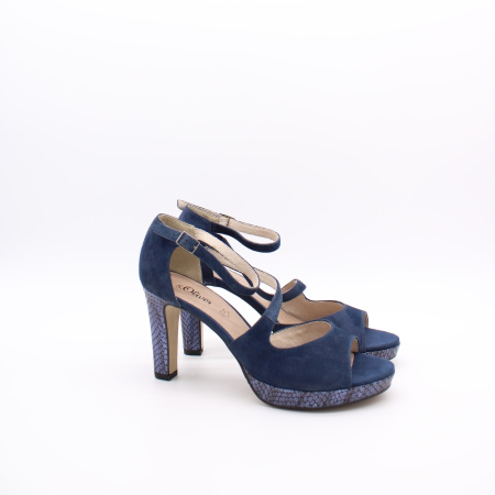 Открытые туфли на высоком каблуке